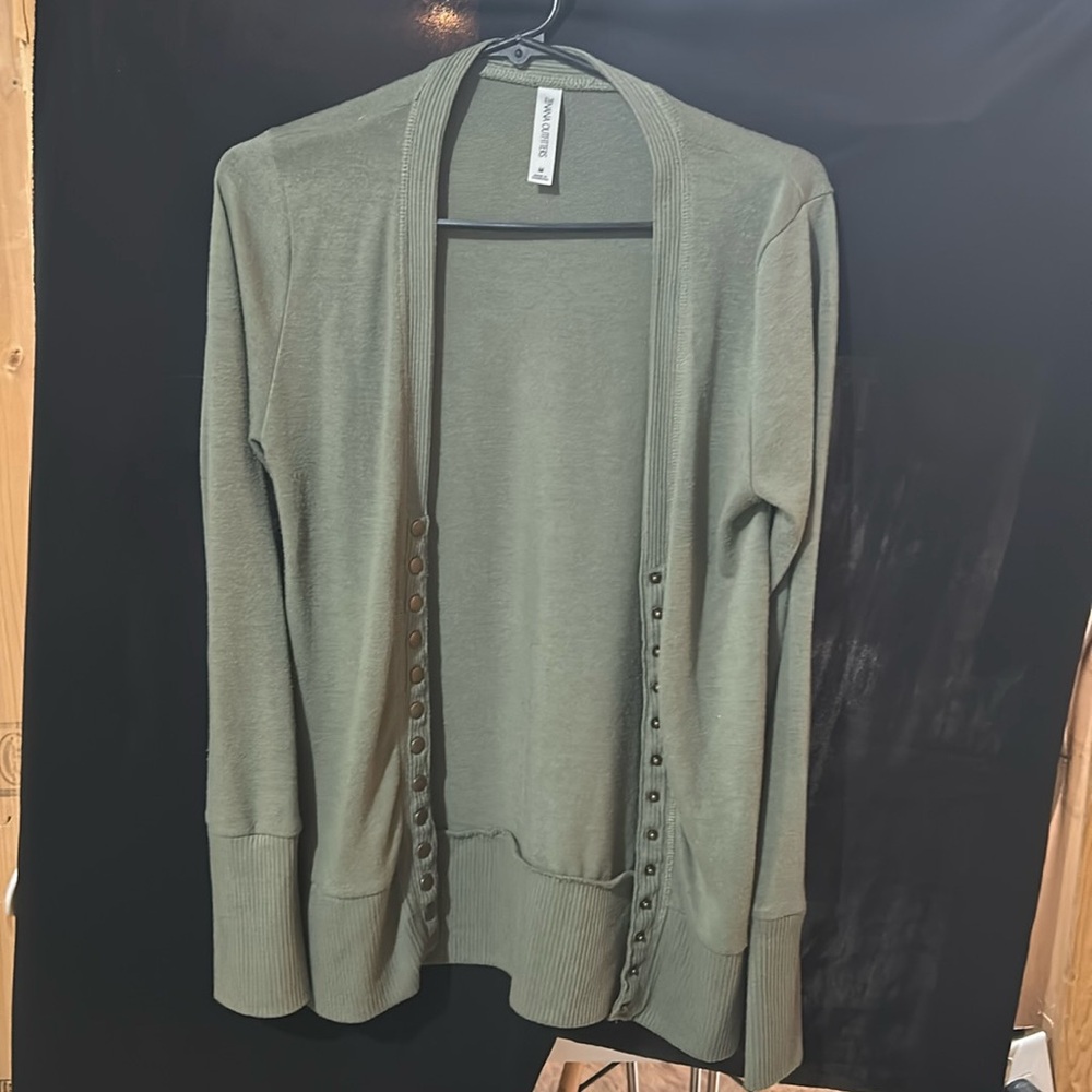 Zenana Outfitters Olive green medium cardigan